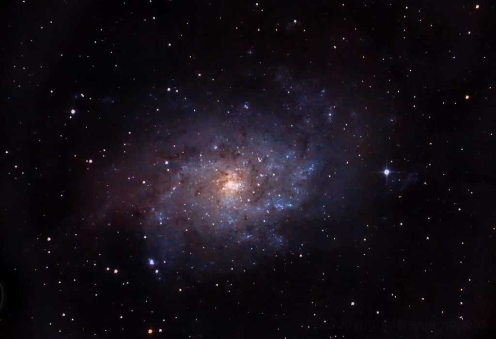 Звездное небо в телескоп. M81 Галактика в телескоп. Звезды через телескоп. Вид из телескопа. Вид космоса через телескоп.